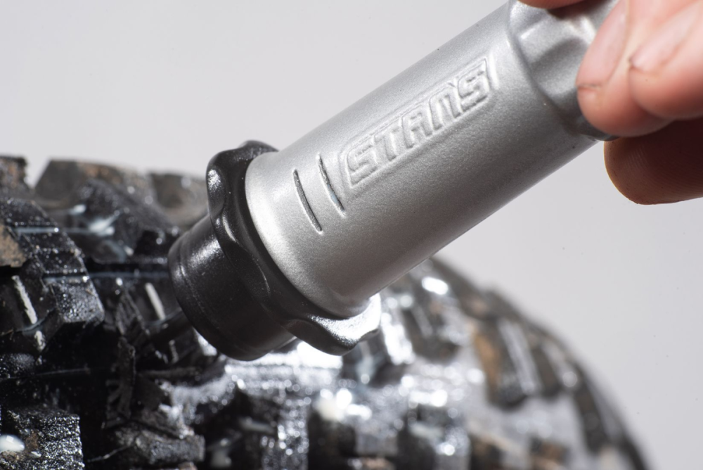Stan's NoTubes DART Tool