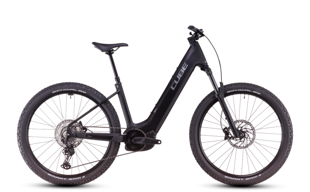 CUBE Reaction Hybrid Race 800