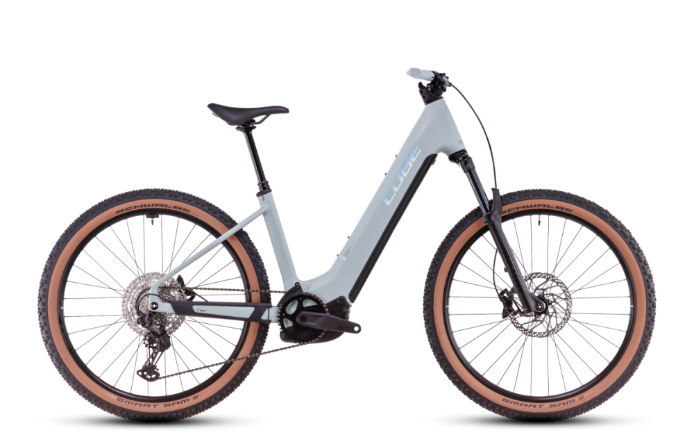 CUBE Reaction Hybrid Race 800